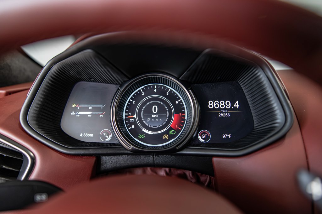 Used 2018 Aston Martin DB11 Coupe RWD image 22