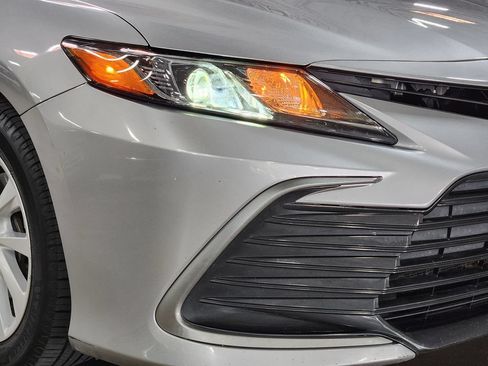 Used 2022 Toyota Camry LE FWD image 13