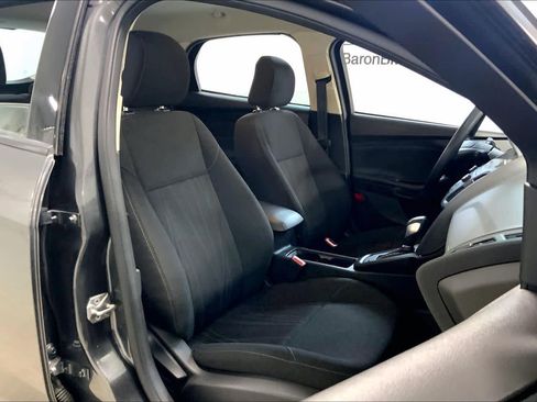Used 2017 Ford Focus SE image 8