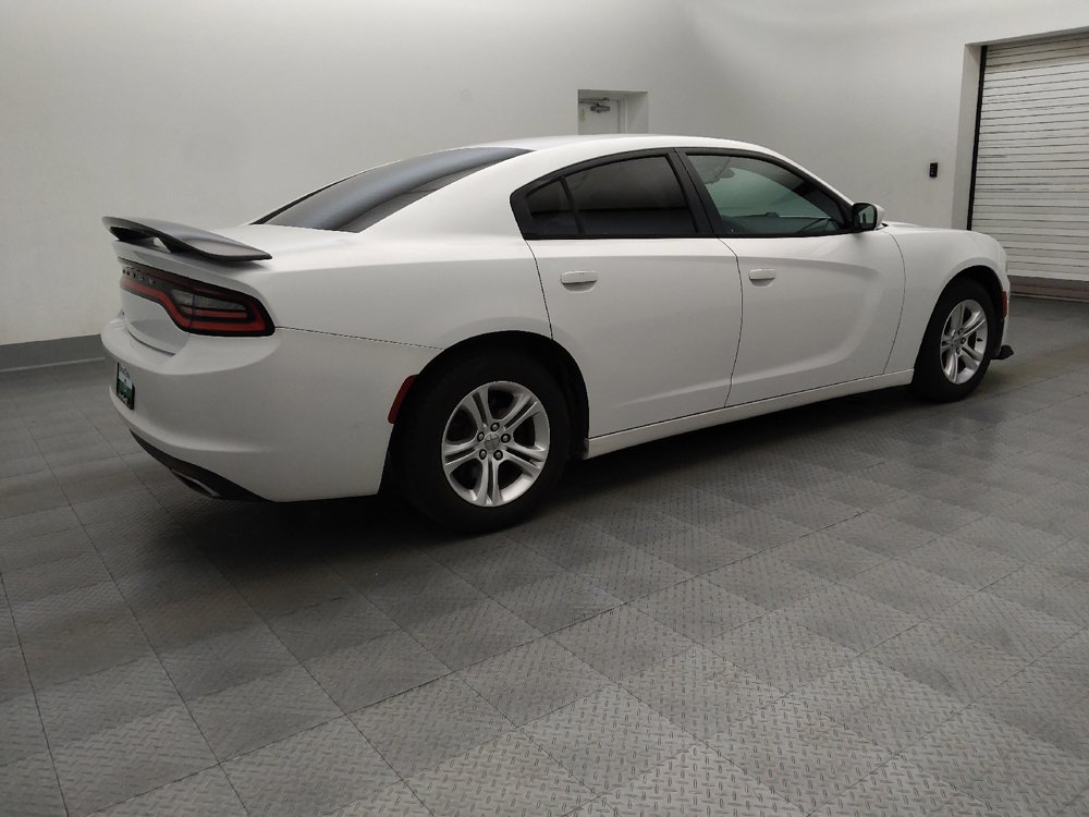 Used 2015 Dodge Charger SE RWD image 10