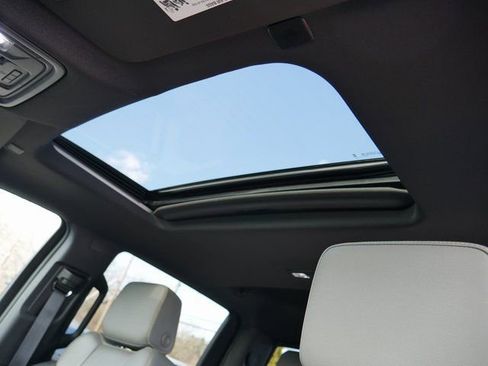 Used 2023 Chevrolet Silverado 1500 ZR2 w/ Technology Package image 18