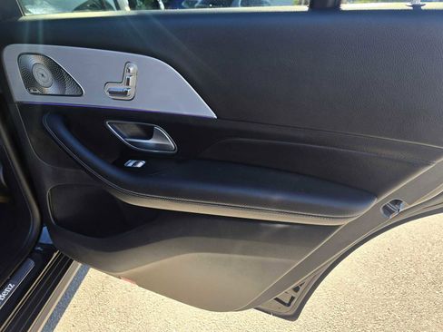 Used 2025 Mercedes-Benz GLS 450 4MATIC image 13