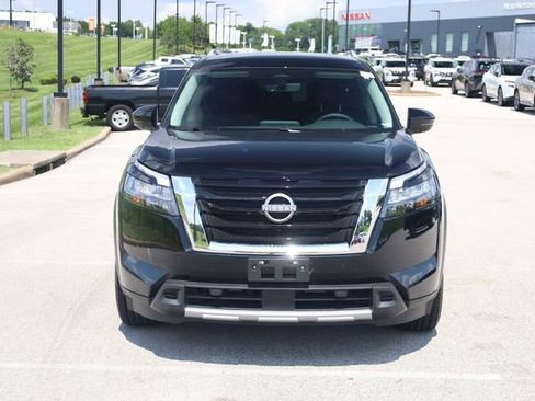 Certified 2025 Nissan Pathfinder SL AWD/4WD image 3