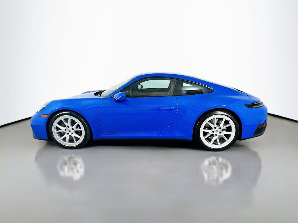 Certified 2025 Porsche 911 Carrera GTS RWD image 2
