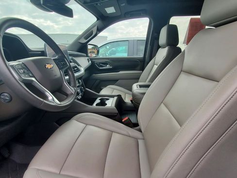Used 2023 Chevrolet Tahoe LT w/ Luxury Package AWD/4WD image 3