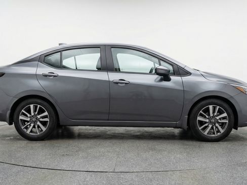 Used 2025 Nissan Versa SV image 11