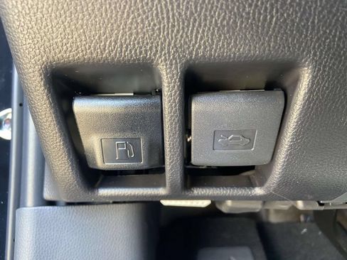 Used 2025 Toyota RAV4 XLE w/ Convenience Package FWD image 32