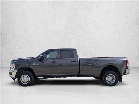 Used 2024 RAM 3500 Tradesman w/ Chrome Appearance Group image 8