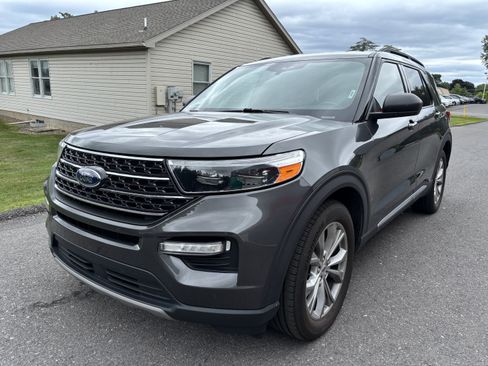 Used 2020 Ford Explorer XLT w/ Equipment Group 202A RWD image 7