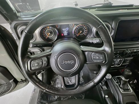 Used 2023 Jeep Gladiator Sport AWD/4WD image 11