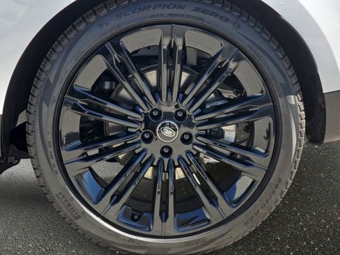 New 2026 Land Rover Range Rover SE image 35