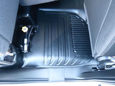 Used 2022 Chevrolet Silverado 1500 W/T w/ WT Value Package image 17