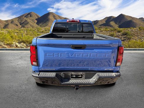 Used 2025 Chevrolet Colorado ZR2 w/ Technology Package AWD/4WD image 4