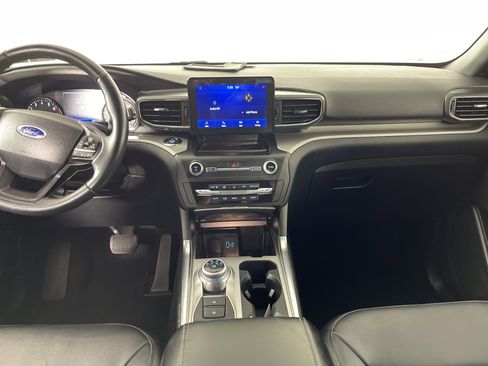 Used 2020 Ford Explorer XLT w/ Equipment Group 202A image 15