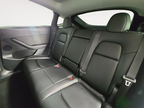 Used 2022 Tesla Model Y Performance image 13