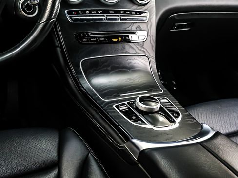Used 2017 Mercedes-Benz GLC 300 image 6