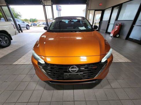 Used 2024 Nissan Sentra SR FWD image 2