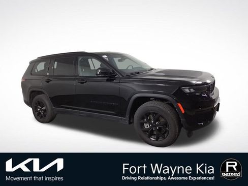Used 2024 Jeep Grand Cherokee L Altitude AWD/4WD image 6