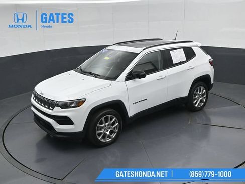 Used 2022 Jeep Compass Latitude w/ Sun and Sound Group AWD/4WD image 55