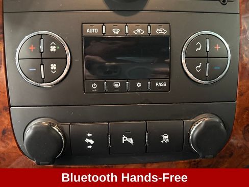 Used 2011 Chevrolet Avalanche LT w/ Regional Value Package AWD/4WD image 15