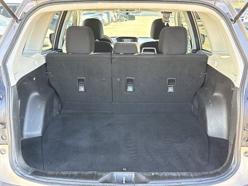 Used 2016 Subaru Forester 2.5i Premium w/ All-Weather Package image 31