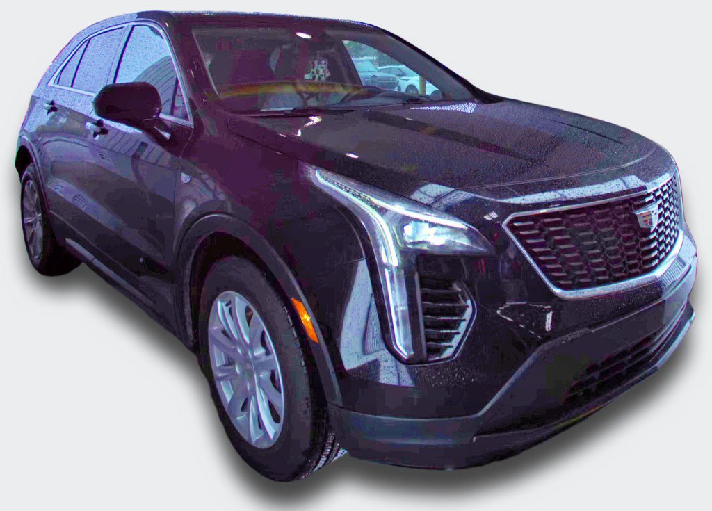 Used 2023 Cadillac XT4 Luxury w/ Cold Weather Package FWD image 1