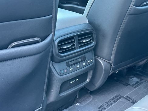 Used 2024 Honda Pilot Touring image 14