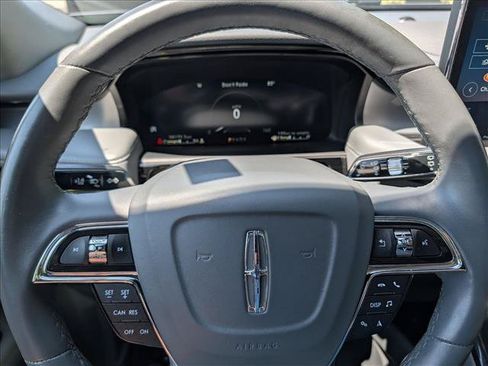 Used 2023 Lincoln Nautilus Reserve AWD/4WD image 40