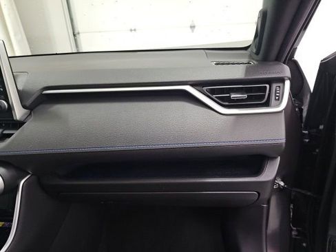 Used 2022 Toyota RAV4 XSE image 40