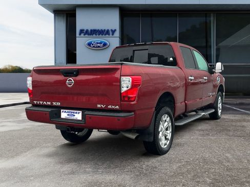 Used 2017 Nissan Titan SV image 6