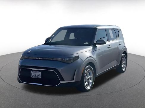 Used 2025 Kia Soul LX w/ LX Technology Package image 7