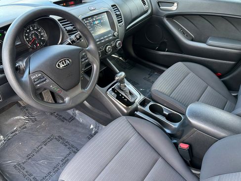 Used 2018 Kia Forte LX w/ LX Popular Package image 10