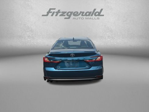 Used 2025 Toyota Camry SE FWD image 7
