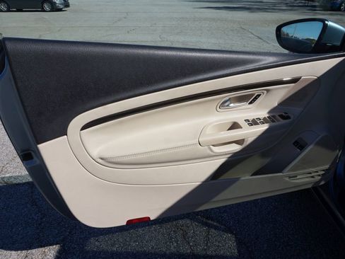 Used 2013 Volkswagen Eos Executive FWD image 18