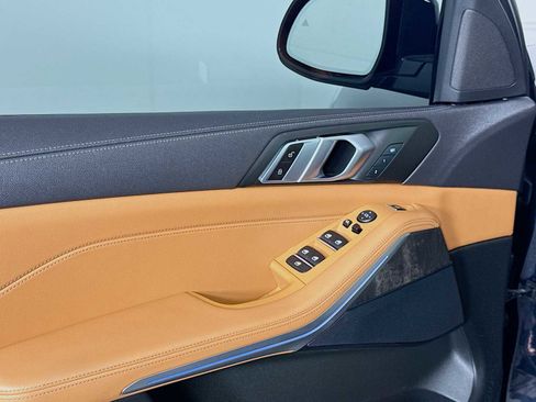 Used 2022 BMW X5 xDrive40i w/ M Sport Package image 19