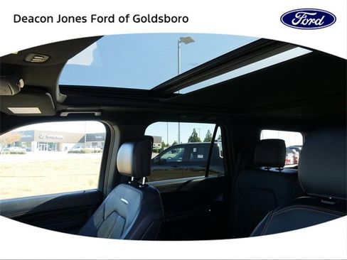 Certified 2023 Ford Expedition Platinum image 30