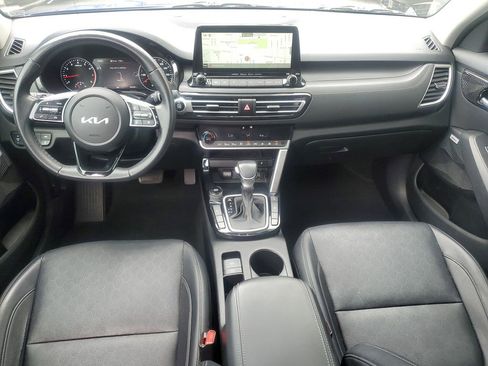 Certified 2022 Kia Seltos SX w/ Sunroof Package AWD/4WD image 10