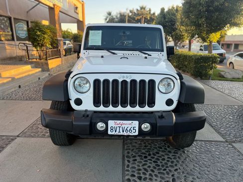 Used 2018 Jeep Wrangler Unlimited Sport S image 2