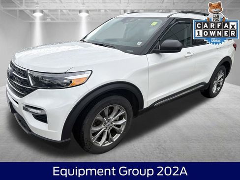 Used 2023 Ford Explorer XLT w/ Equipment Group 202A AWD/4WD image 2