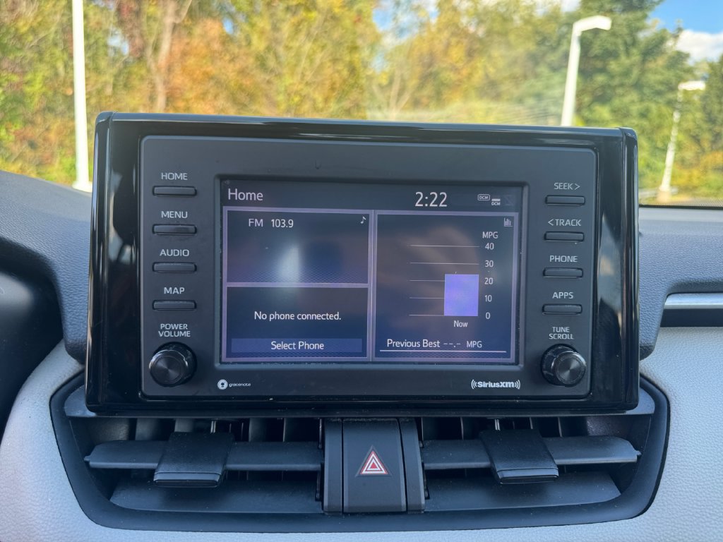 Used 2021 Toyota RAV4 XLE AWD/4WD image 17