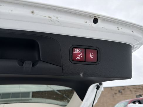 Used 2022 Mercedes-Benz GLC 300 4MATIC image 28