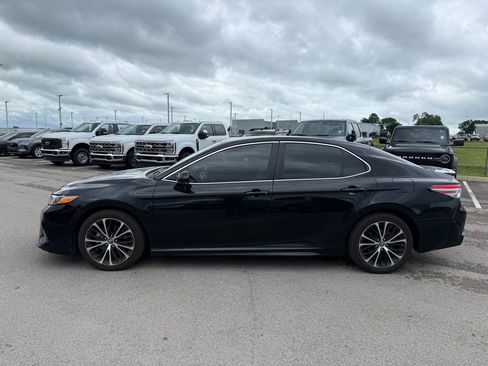 Used 2018 Toyota Camry SE w/ Convenience Package FWD image 21