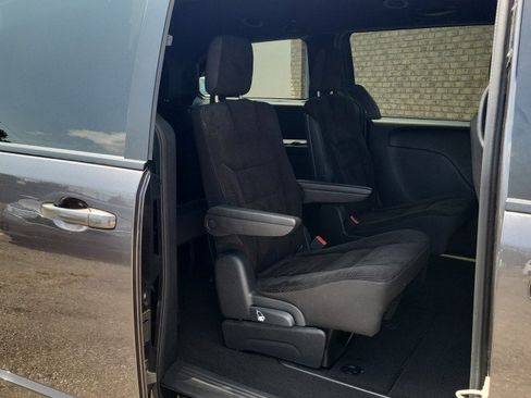 Used 2019 Dodge Grand Caravan SE FWD image 20