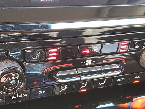 Certified 2021 Jeep Grand Cherokee L Laredo w/ Luxury Tech Group I image 23