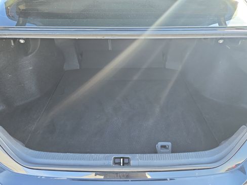 Used 2018 Toyota Camry SE image 14