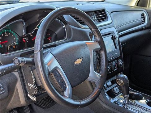 Used 2016 Chevrolet Traverse LT w/ Style and Technology Package image 9