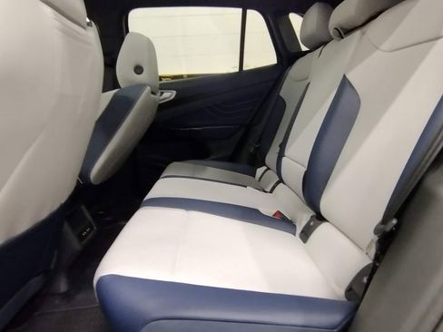 New 2026 Volkswagen ID.4 Pro S image 32