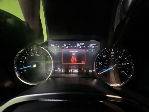 Used 2018 Ford Expedition XLT w/ Equipment Group 202A AWD/4WD image 19