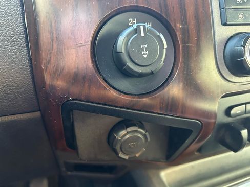 Used 2011 Ford F350 Lariat image 23