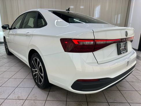 Used 2025 Volkswagen Jetta Sport FWD image 9